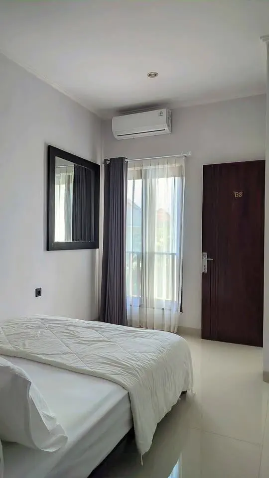 Discover the Comfort of Our Stylish 2-Bedroom Villa in Kerobokan — image 1