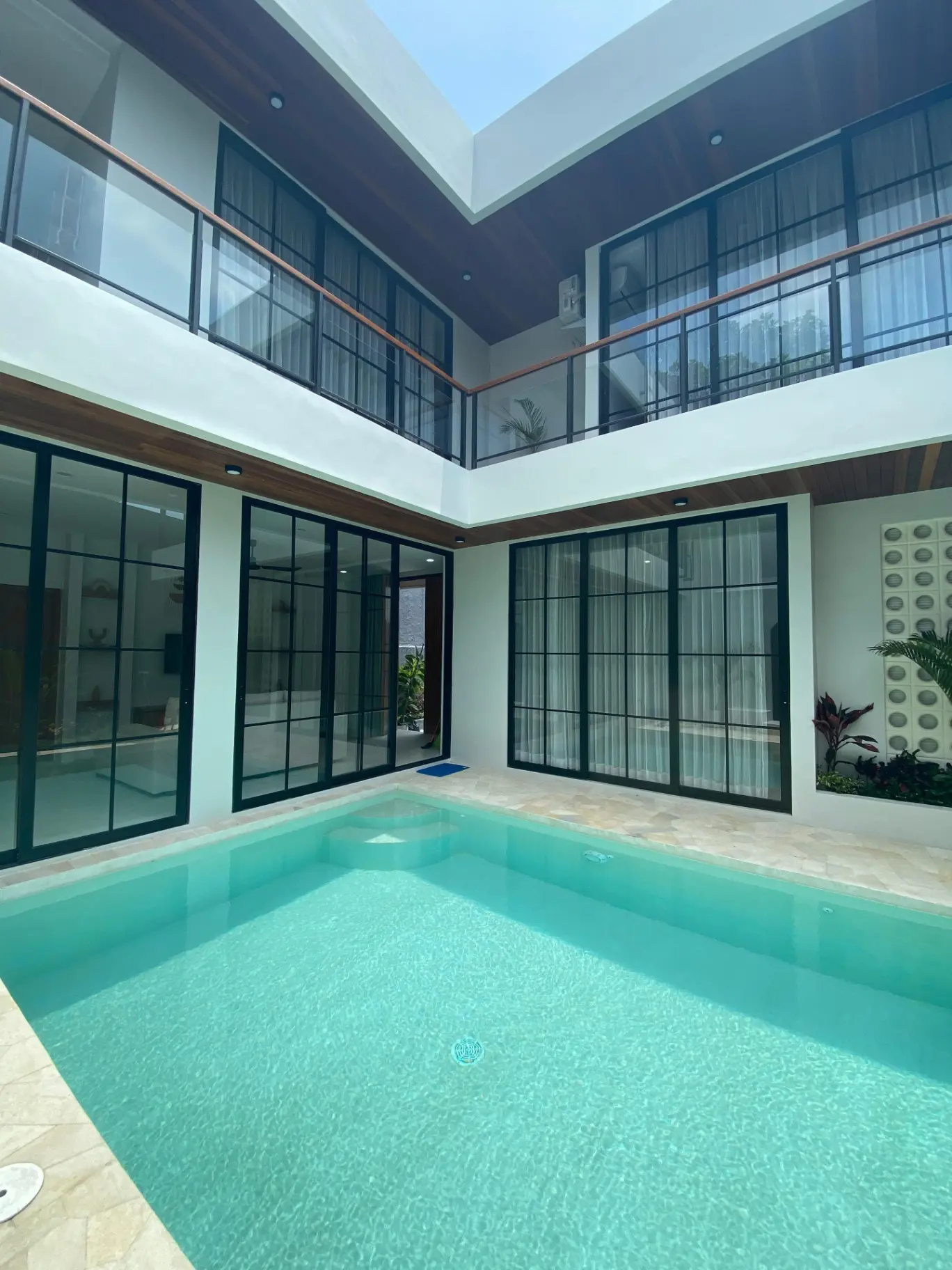 MODERN 3 BR VILLA in PERERENAN
