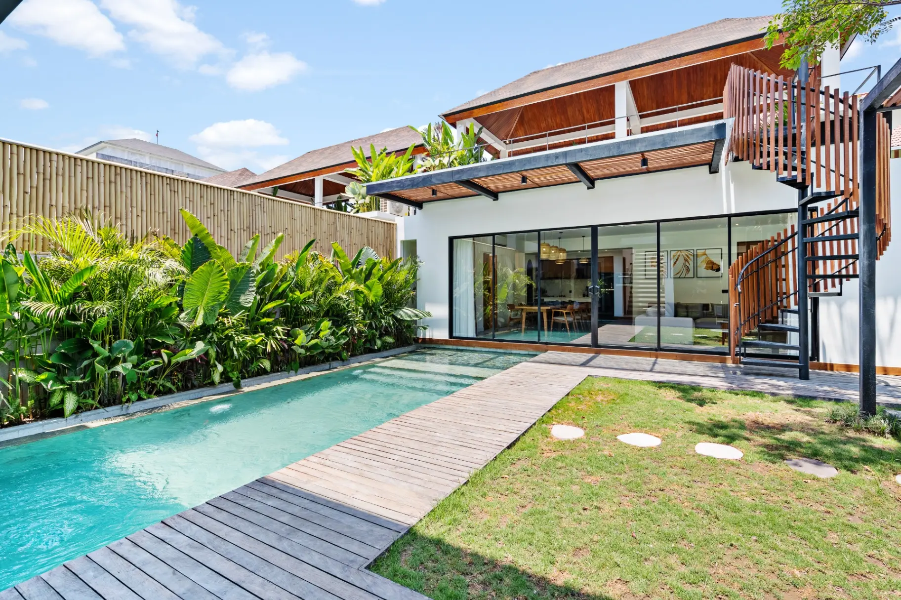 Sein- 4BR Luxurious Villa w/ Pool & Rooftop Lounge