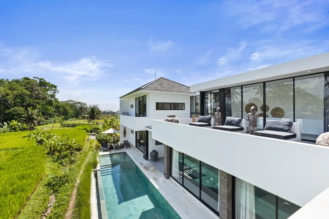 The R Villa Cereme