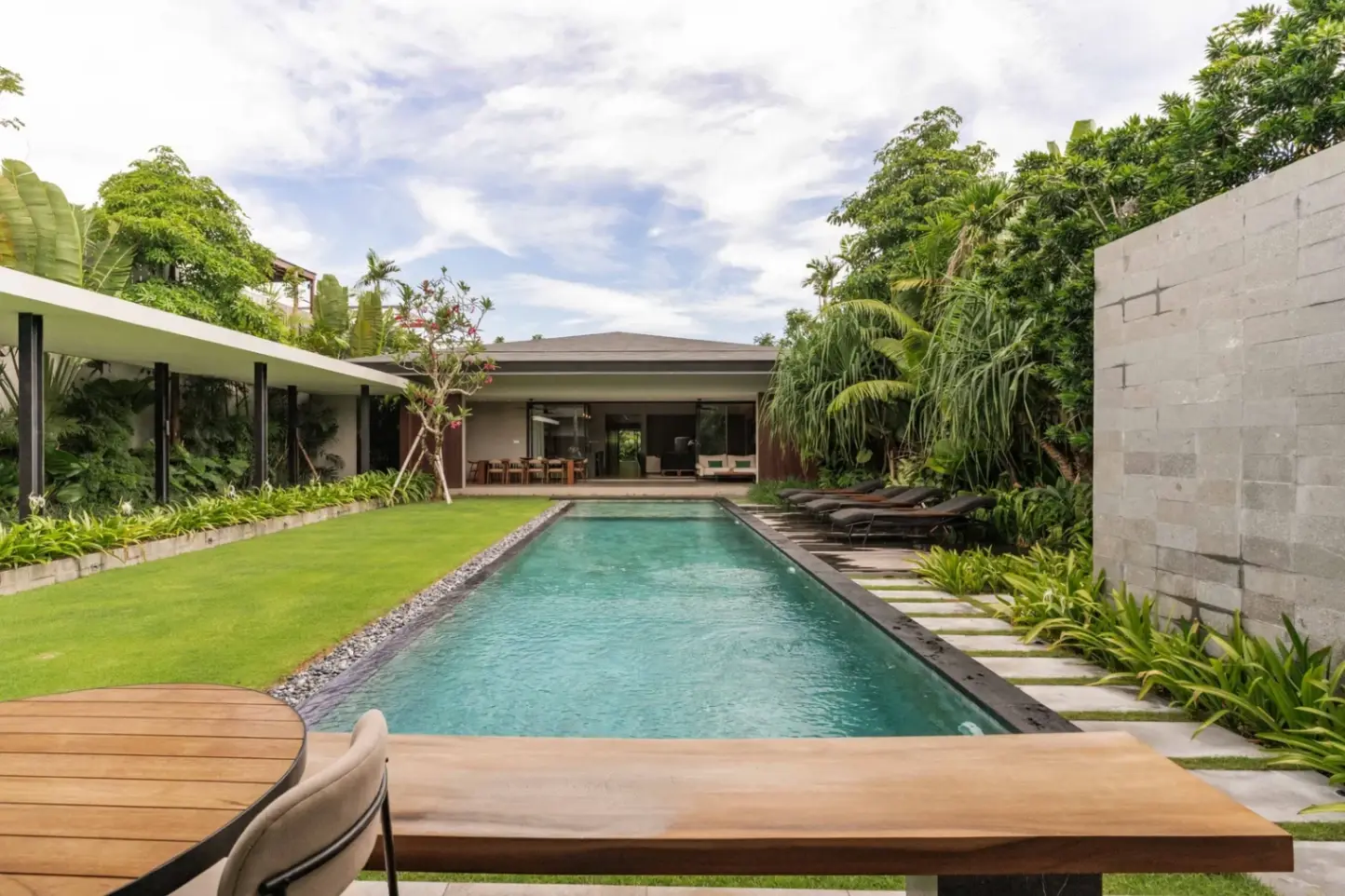 4-bedroom Modern Luxury Villa in Umalas