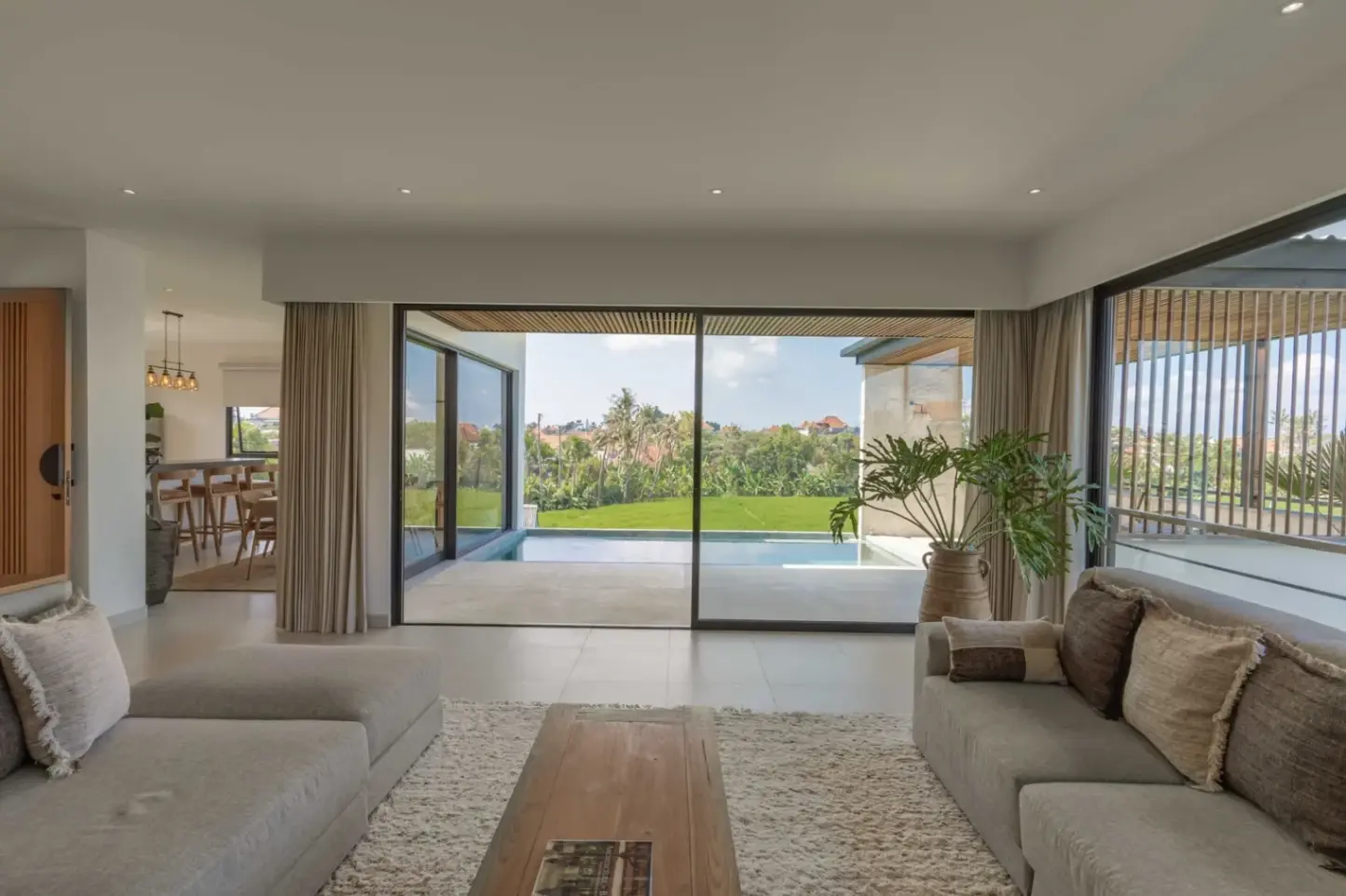 3-bedroom Modern Stylish Townhouse in Berawa — image 1