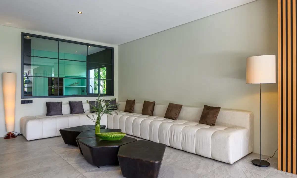 Archway Luxury Villa — image 2