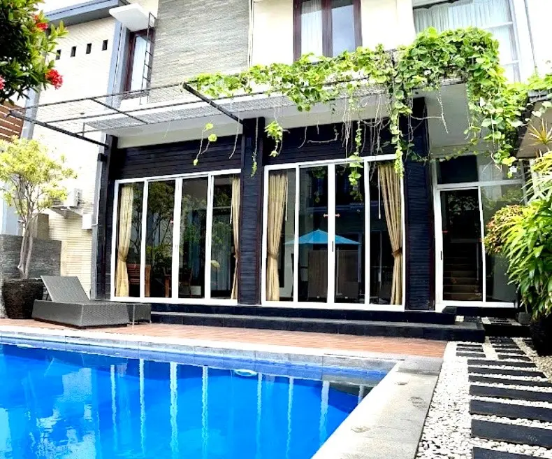 4 BEDROOMS VILLA IN KUTA 10 MINUTES TO DOUBLE SIX BEACH — image 1