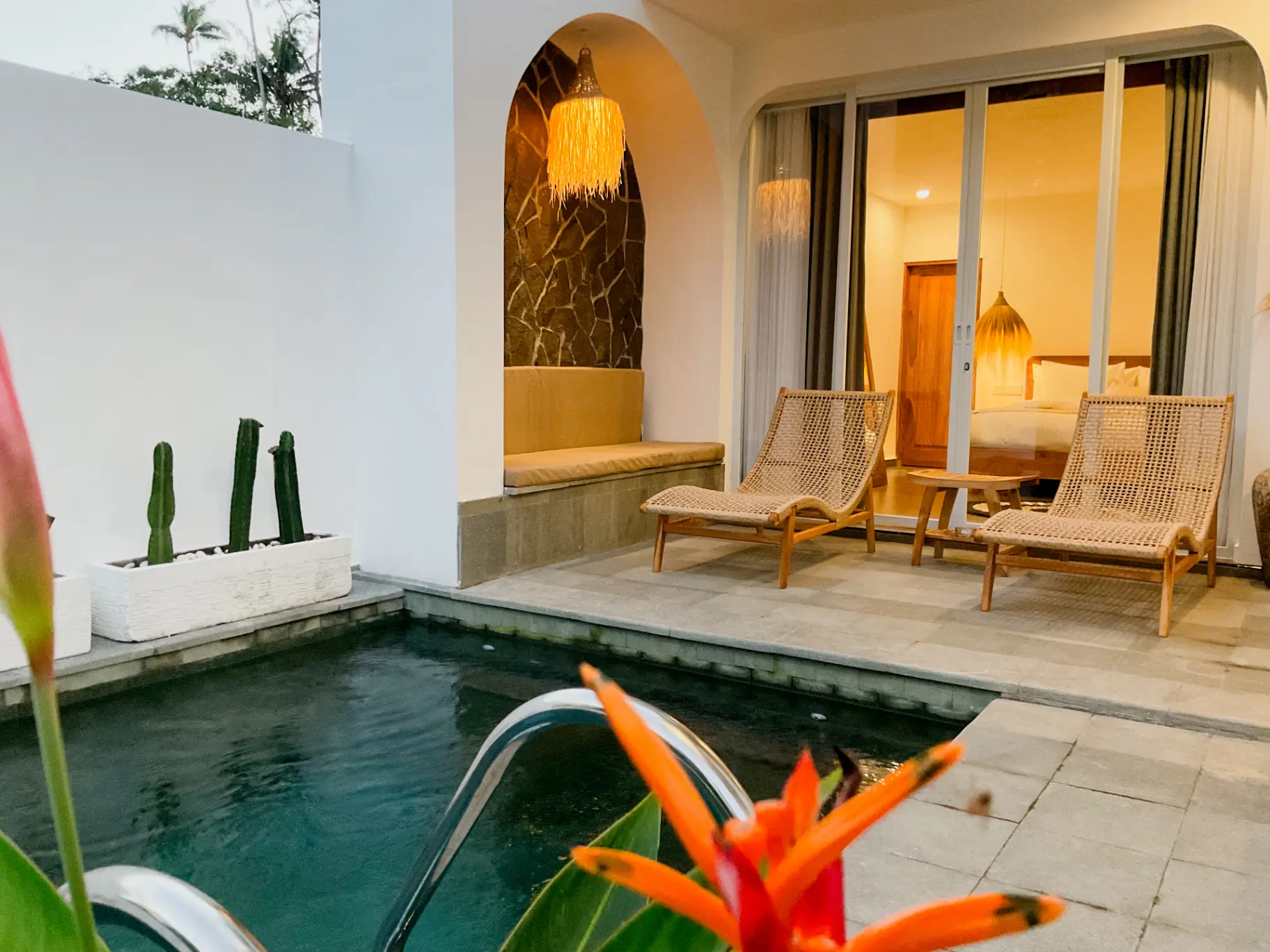 MODERN MINIMALIST VILLA WITH POOL IN PANTAI NYANYI - AF08