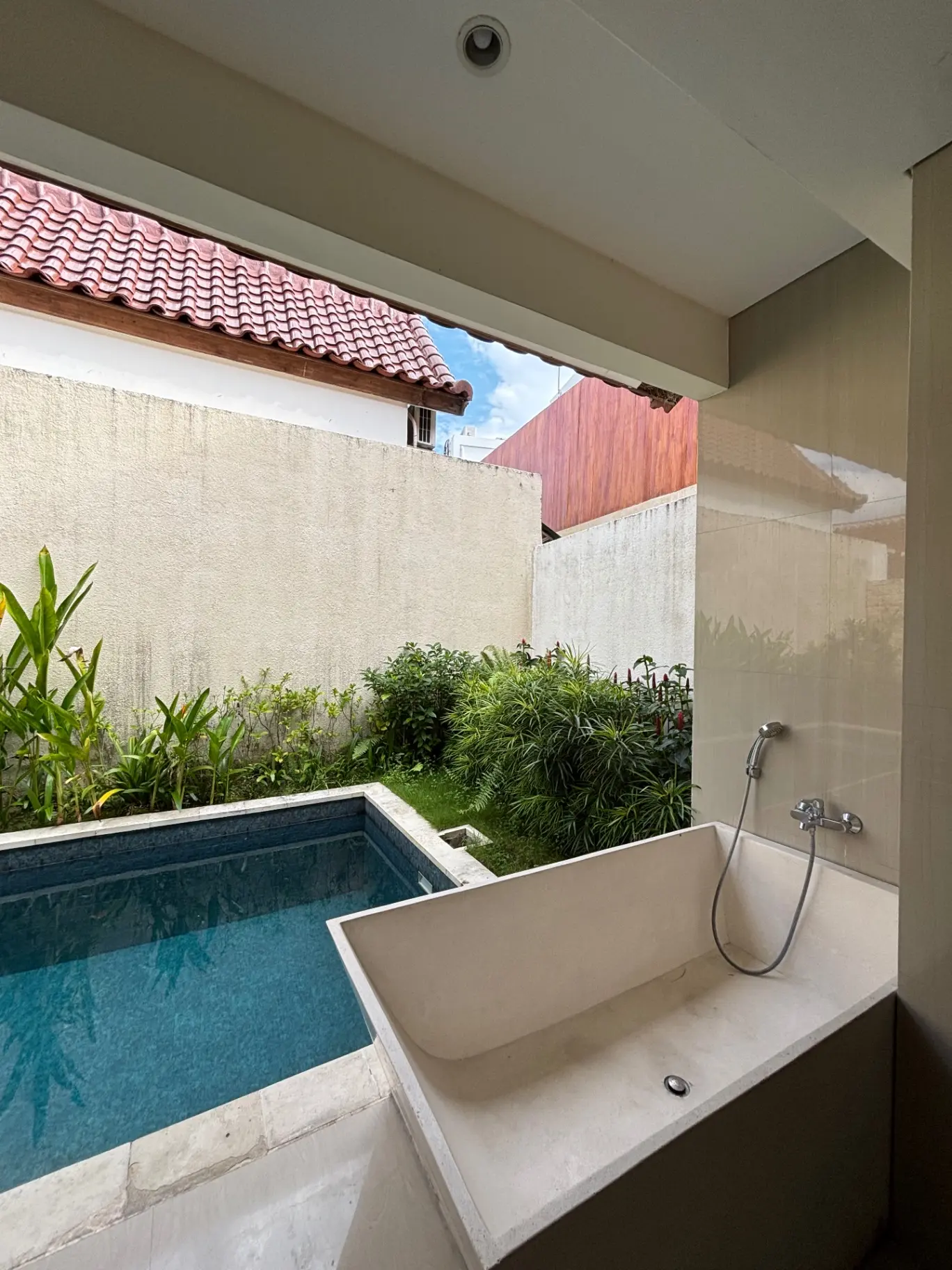1 Bedroom Villa Private Pool In Canggu Close to the Beach & Finns Beach Club — image 4