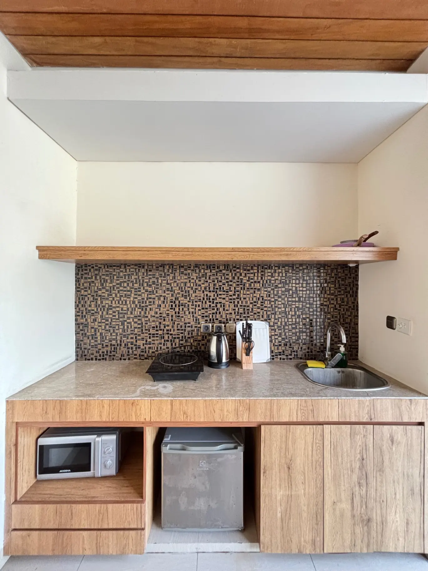 1 BEDROOM VILLA WITH PRIVATE POOL IN CANGGU - BERAWA — image 2