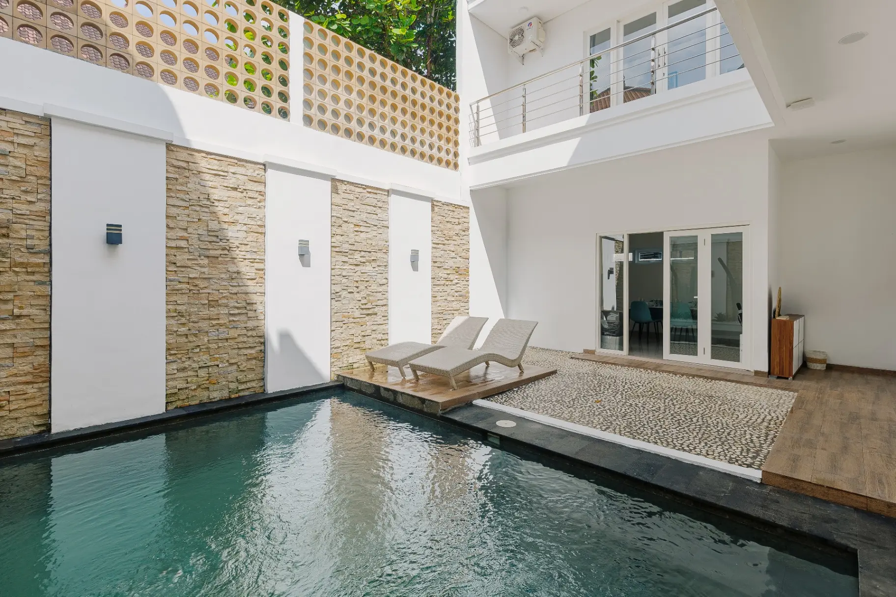 Gloen: 3BR Beautiful New Villa w/ Pool in Canggu