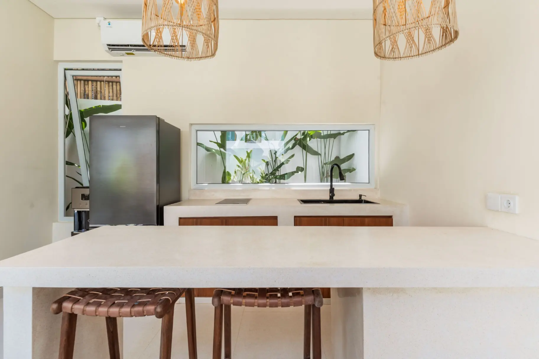 1 Bedroom Loft Pantai Lima Pererenan - Walking distance to the Beach — image 3