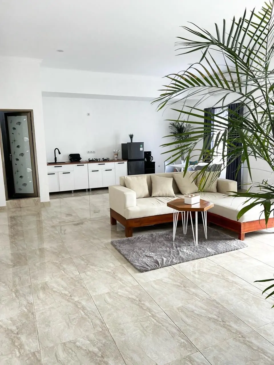 COZY PENTHOUSE 1 BEDROOM IN BUDUK 15 MINUTE TO CANGGU — image 3