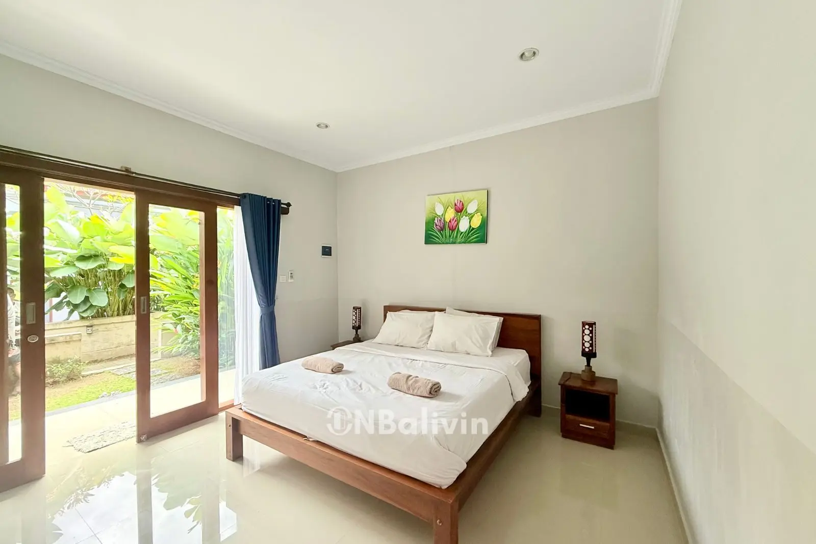 Spacious Room in Kerobokan Near Petitenget – Shared Pool Prime Location — image 3