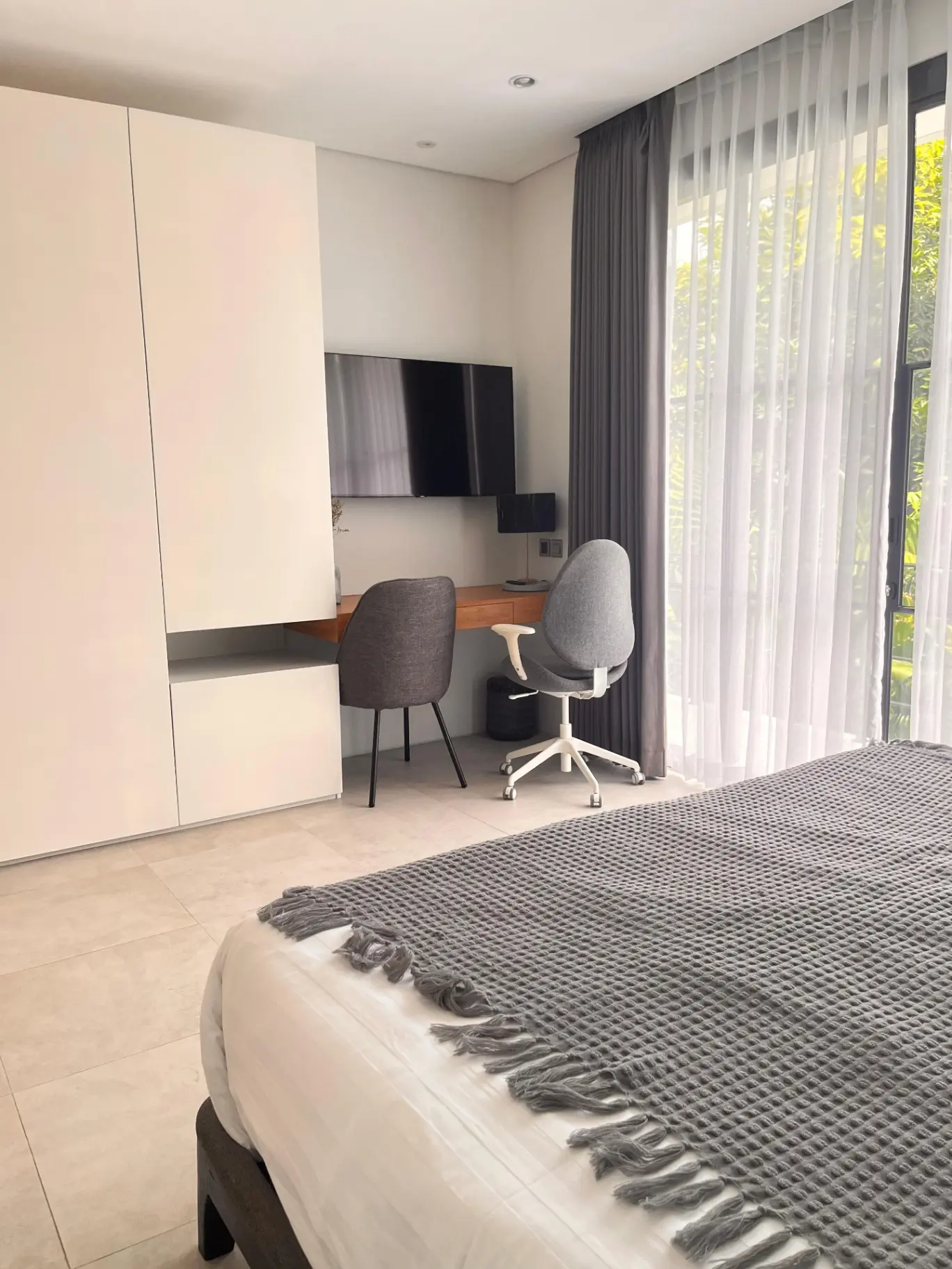 3 BEDROOM VILLA BY THE RIVER IN UMALAS II — image 4
