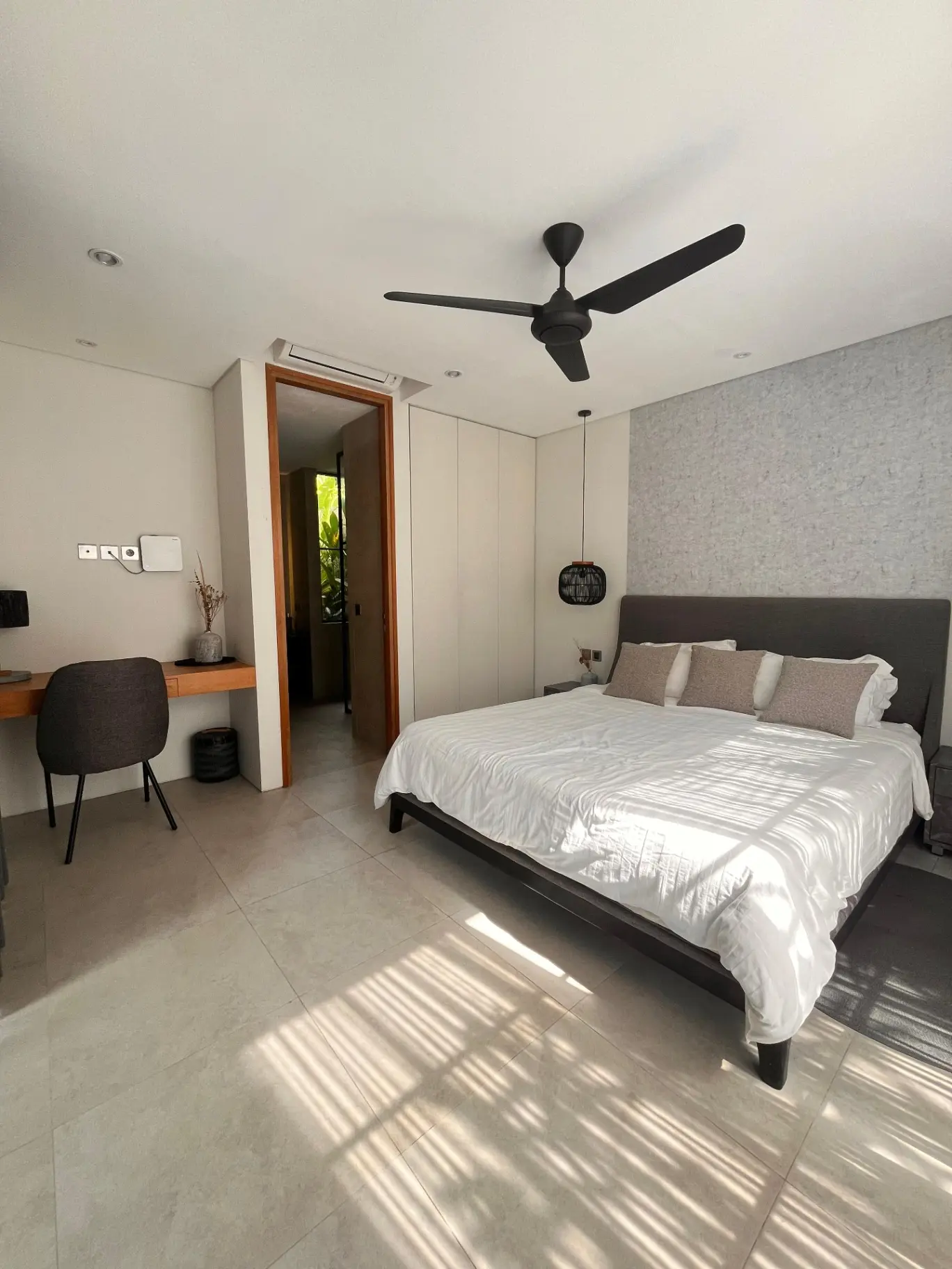3 BEDROOM VILLA BY THE RIVER IN UMALAS II — image 2