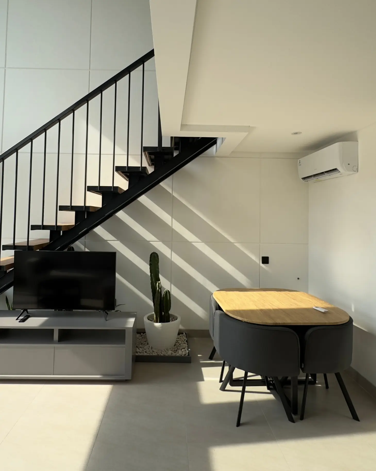 Mezzanine room - The R Apartment Pererenan