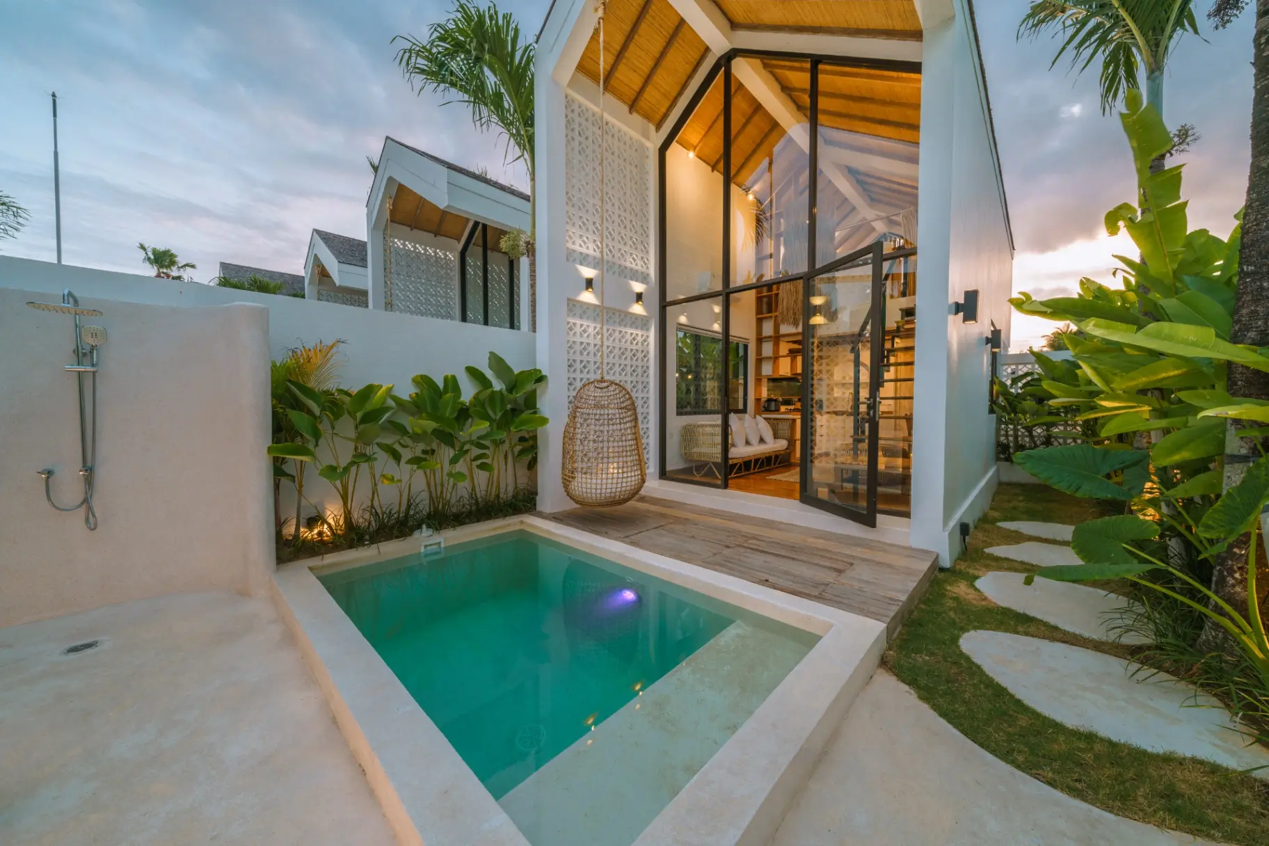 Villa Tiny - Cozy & Romantic 1BR A-Frame - Nyanyi Beach Getaway