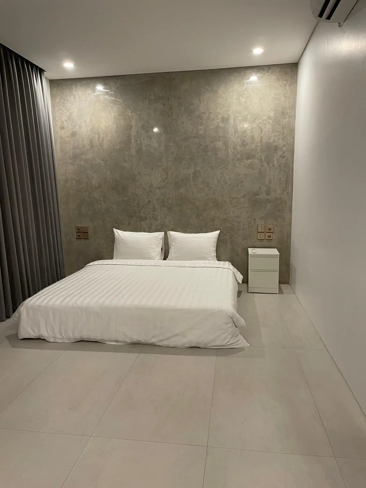 Villa For Rent 3 Bed In Umalas Main Road Kerobokan — image 4