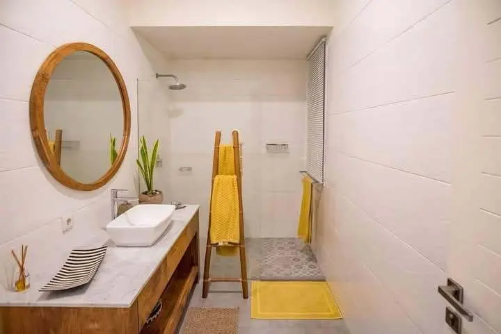 Villa For Rent 3 Bed In Berawa Tibubeneng Bali — image 1