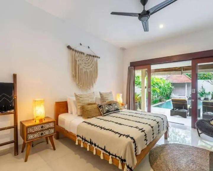 Villa For Rent 3 Bed In Berawa Tibubeneng Bali — image 3