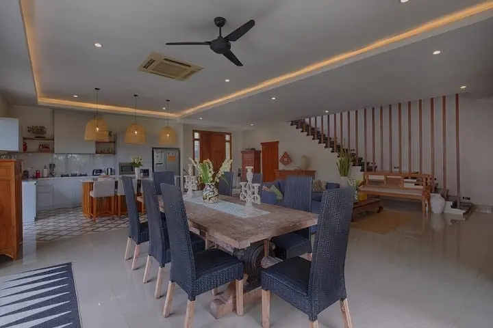 Villa Modern 5 Bed In Pererenan Badung Bali — image 1