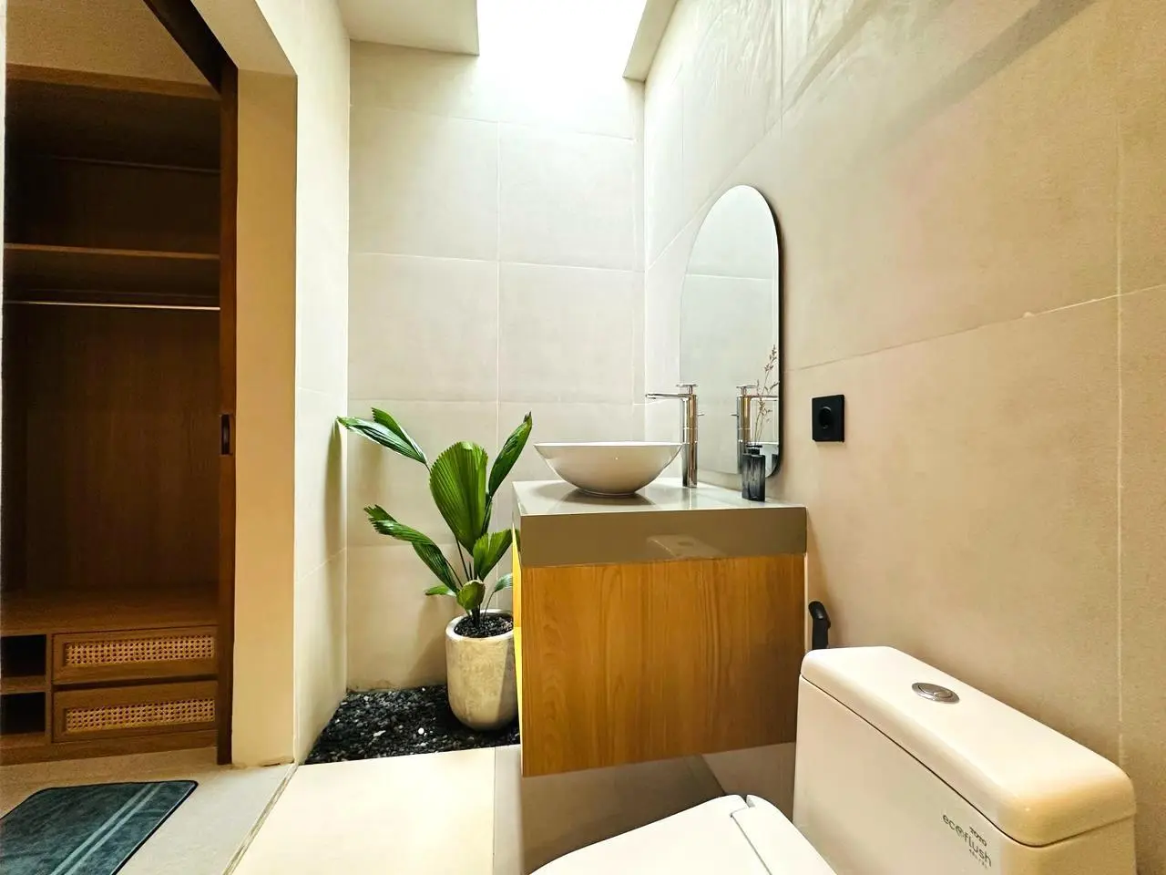 Villa Brand New 3 Bed Uma Buluh Canggu Bali — image 1