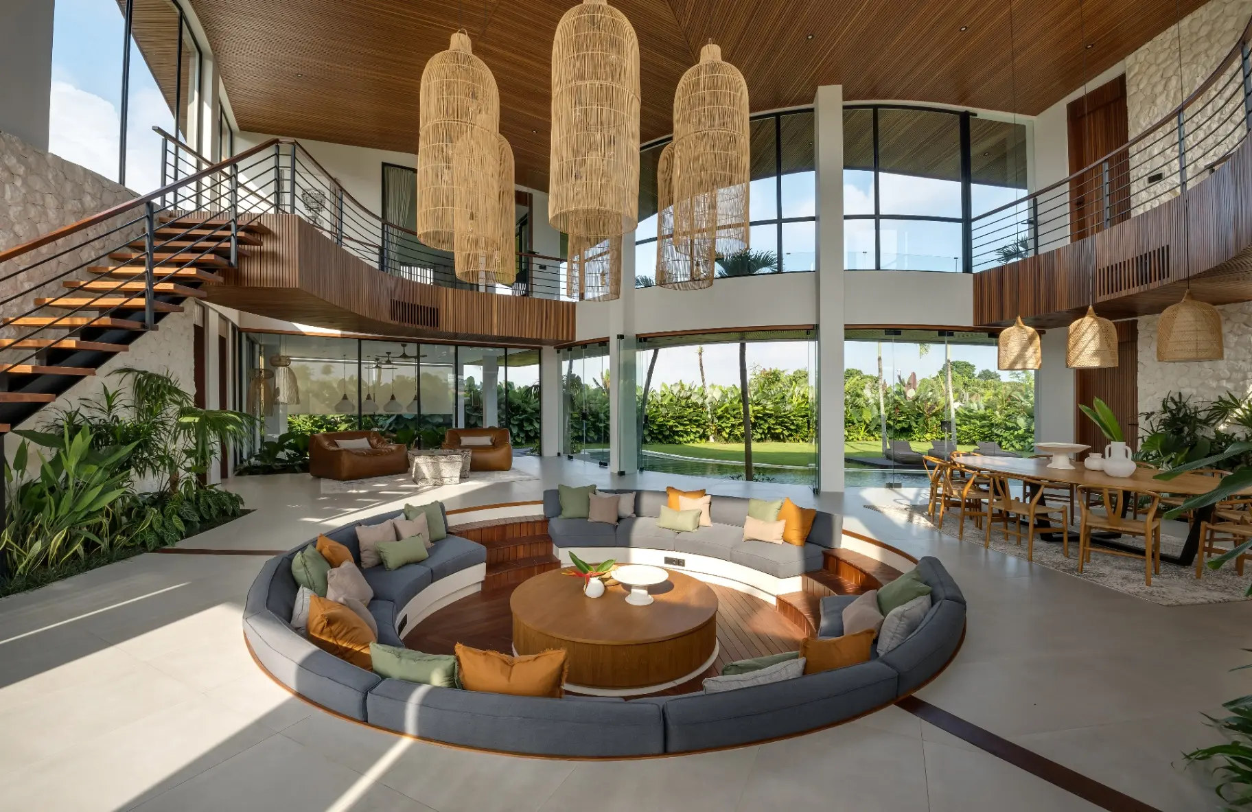 Stunning 5+2 Bedroom Villa by Renowned Spanish Architects Biombo in Pererenan — image 3