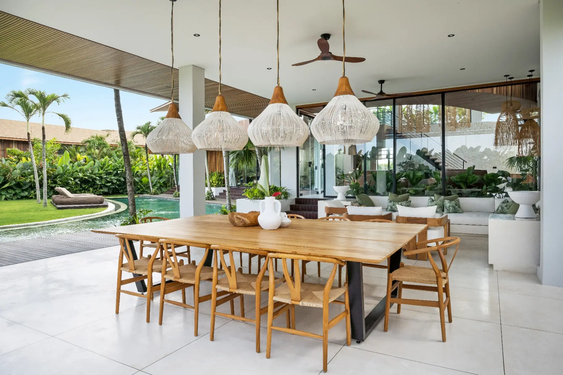 Stunning 5+2 Bedroom Villa by Renowned Spanish Architects Biombo in Pererenan — image 4