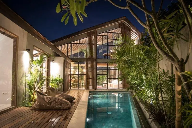 2-Bedroom Tropical Industrial Villa by Renowned Spanish Architects Biombo