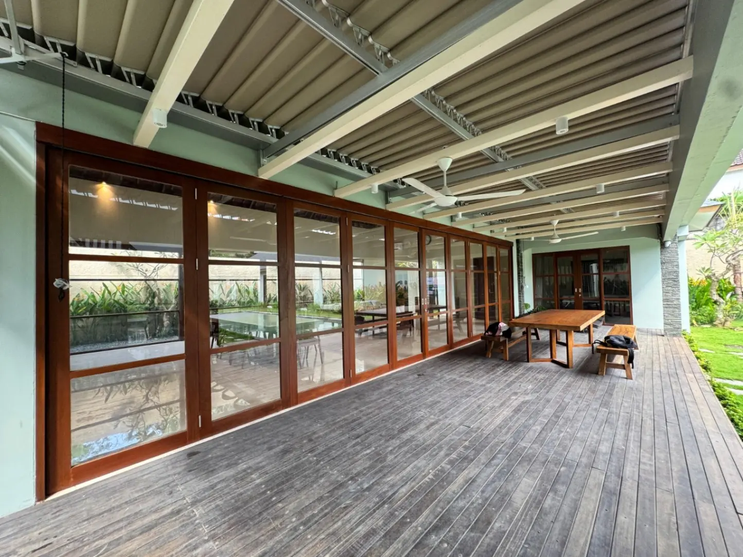 Villa For Rent 4 Bed Jalan Kerobokan Badung Bali — image 2