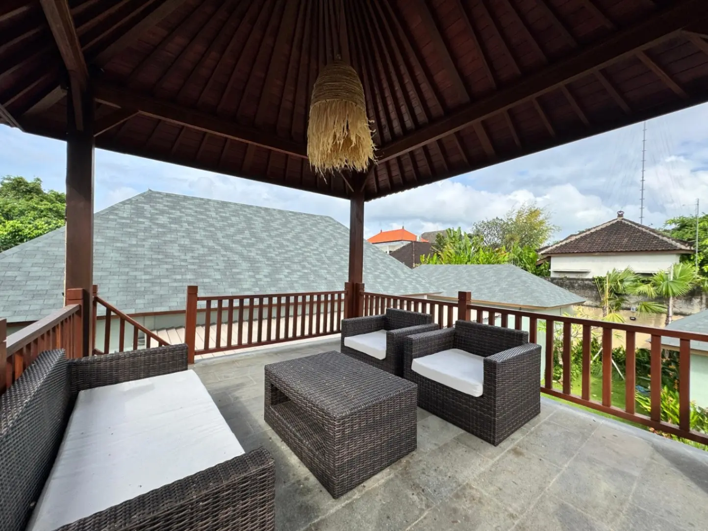 Villa For Rent 4 Bed Jalan Kerobokan Badung Bali — image 4
