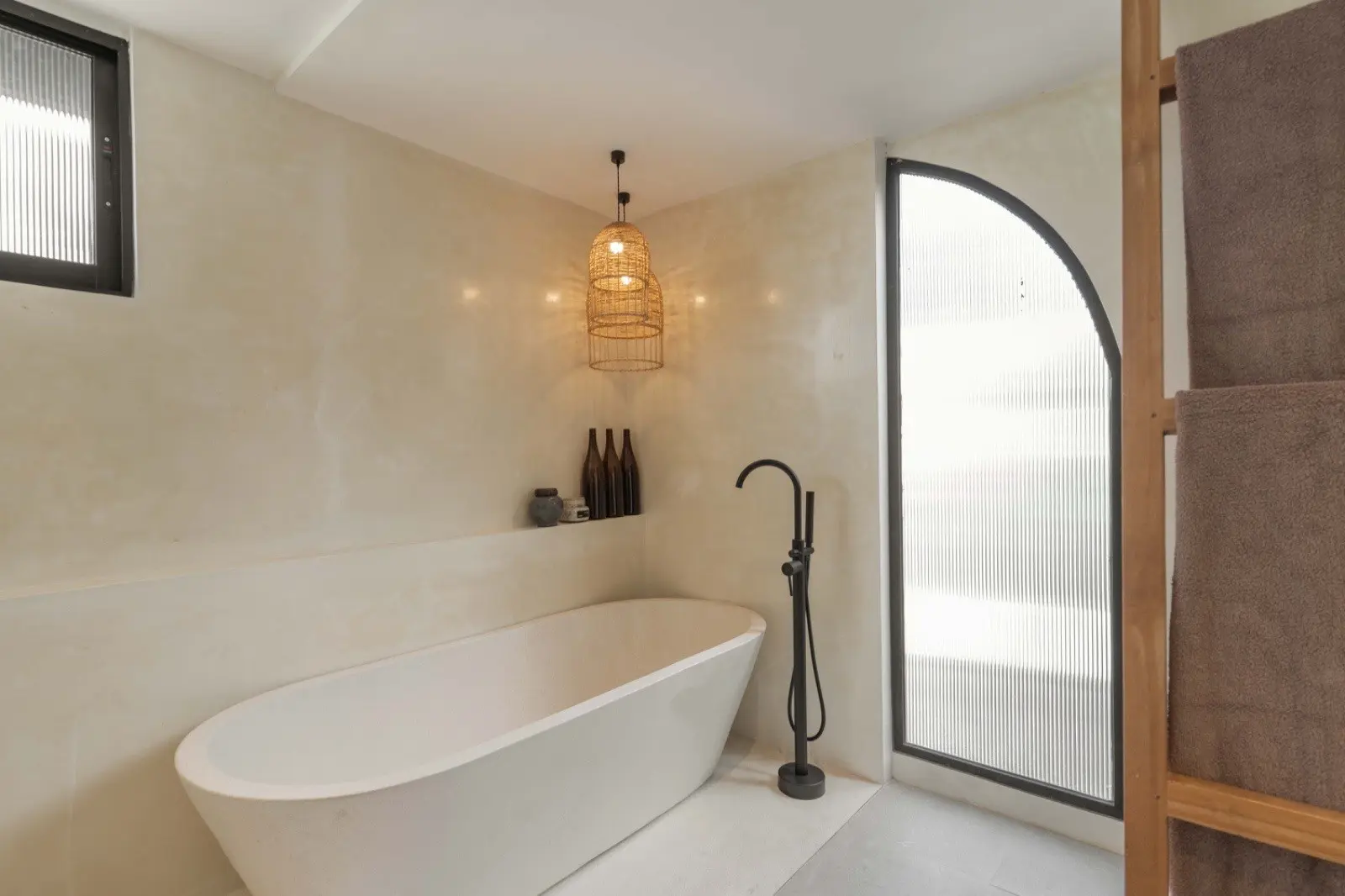 Villa For Rent 5 Bed In Berawa Tibubeneng Bali — image 3