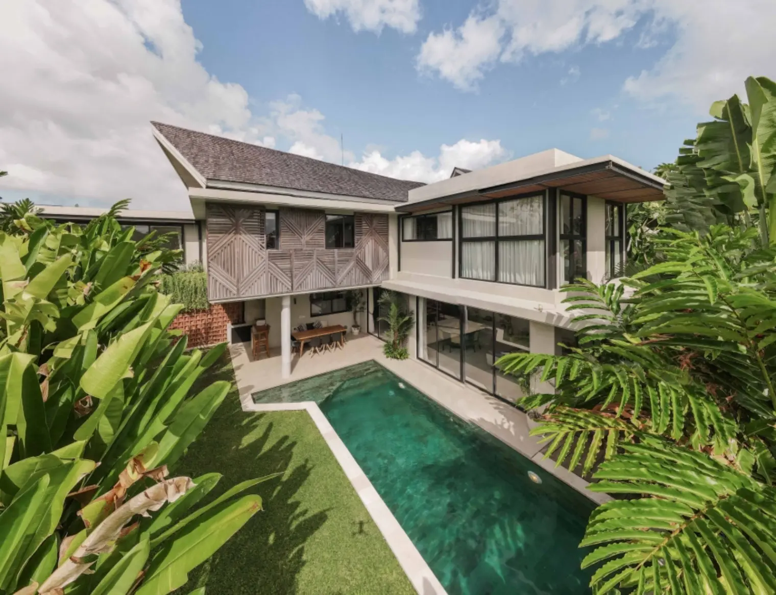 Villa For Rent 5 Bed In Berawa Tibubeneng Bali YT-3322