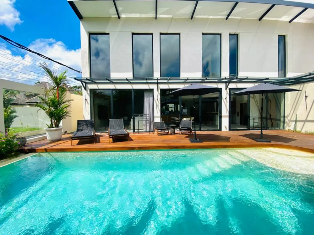 4 BEDROOM LUXURY VILLA CLOSE TO BERAWA BEACH — image 1