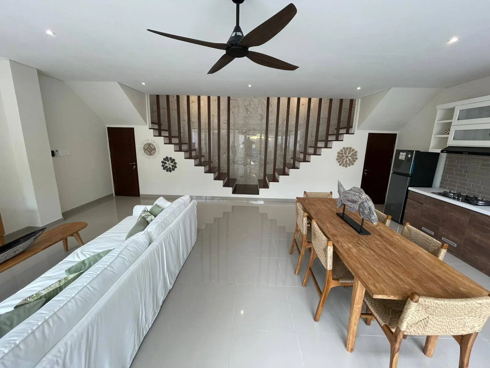 Villa For Rent 2 Bed In Kerobokan Badung Bali — image 3