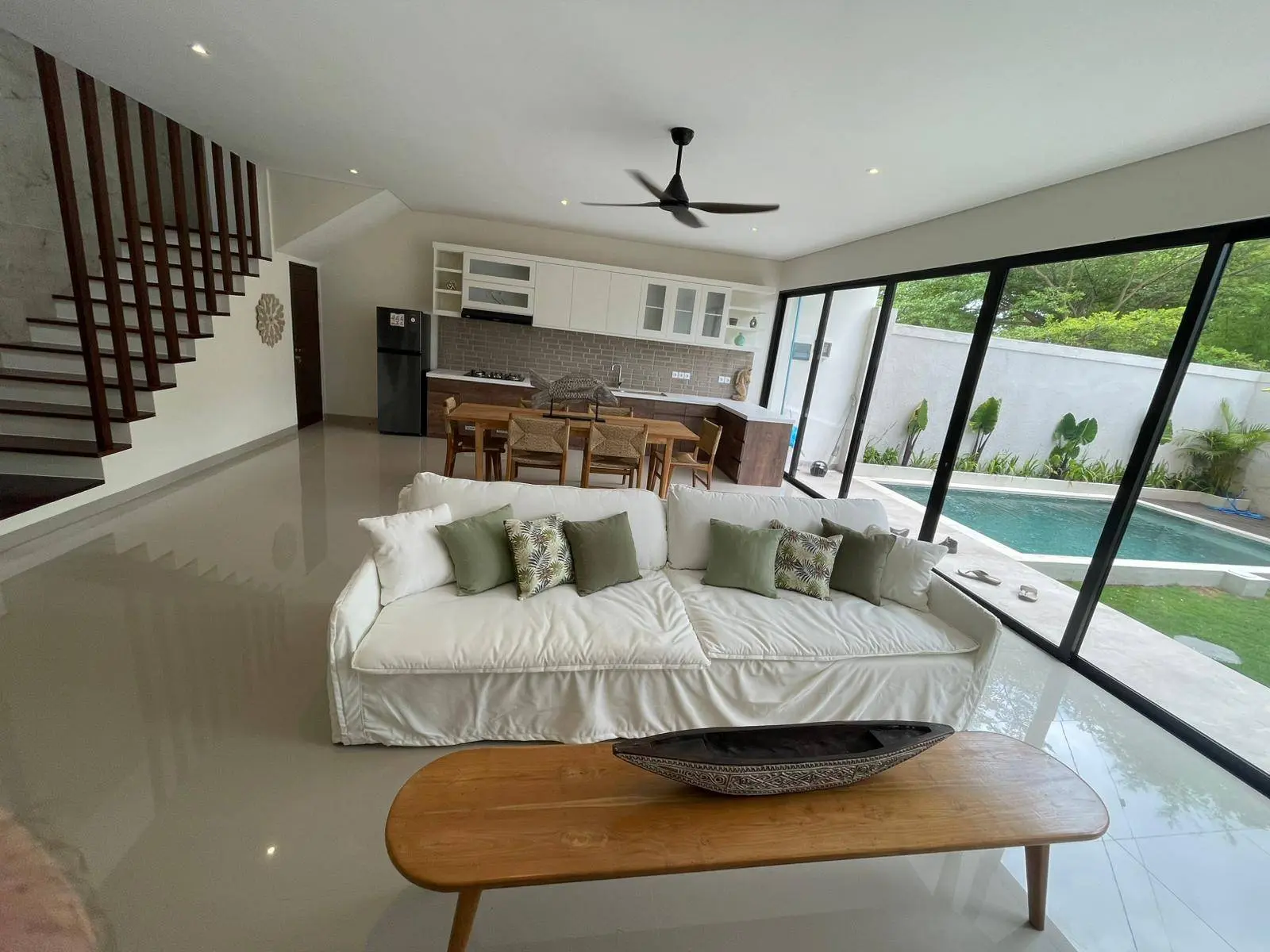 Villa For Rent 2 Bed In Kerobokan Badung Bali — image 4
