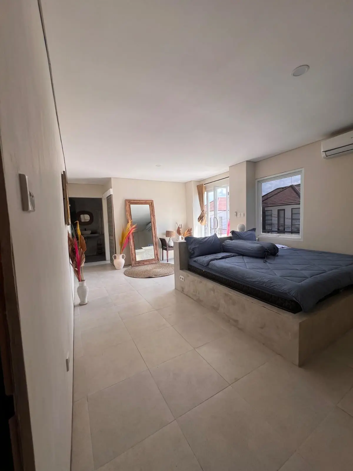 Villa For Rent 3 Bed In Semer Kerobokan Badung Bali — image 1