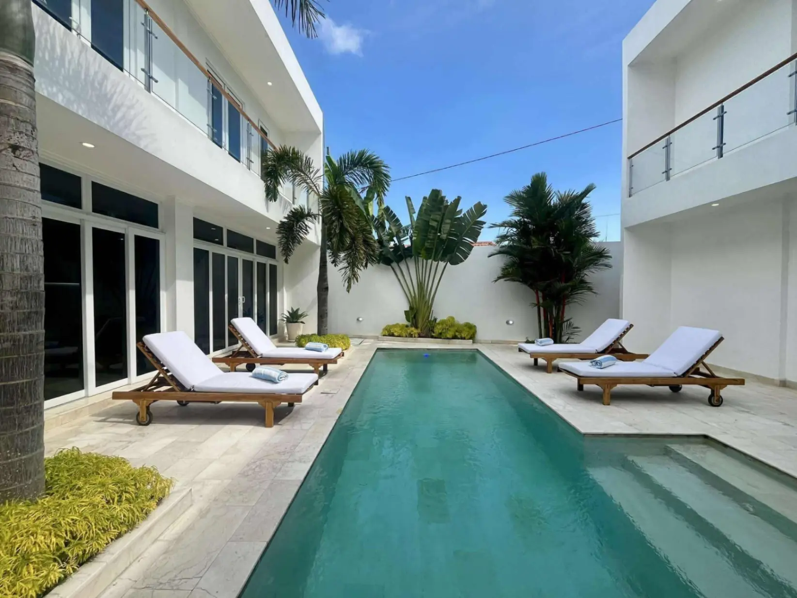 Luxury Modern 4 Bedroom Villa in Pererenan 5 Minute to Obsidian Gym