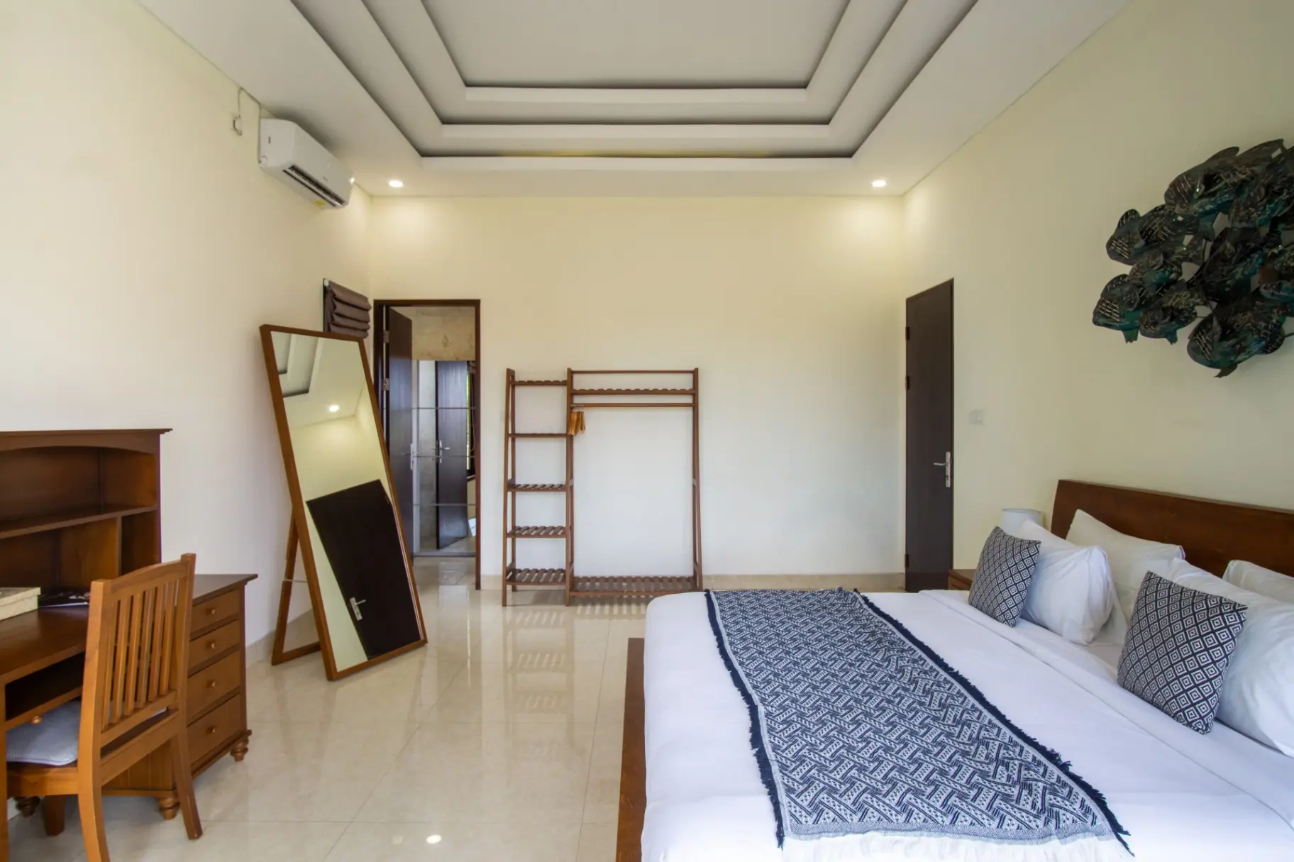 Villa For Rent 3 Bed In Berawa BeachTibubeneng — image 4