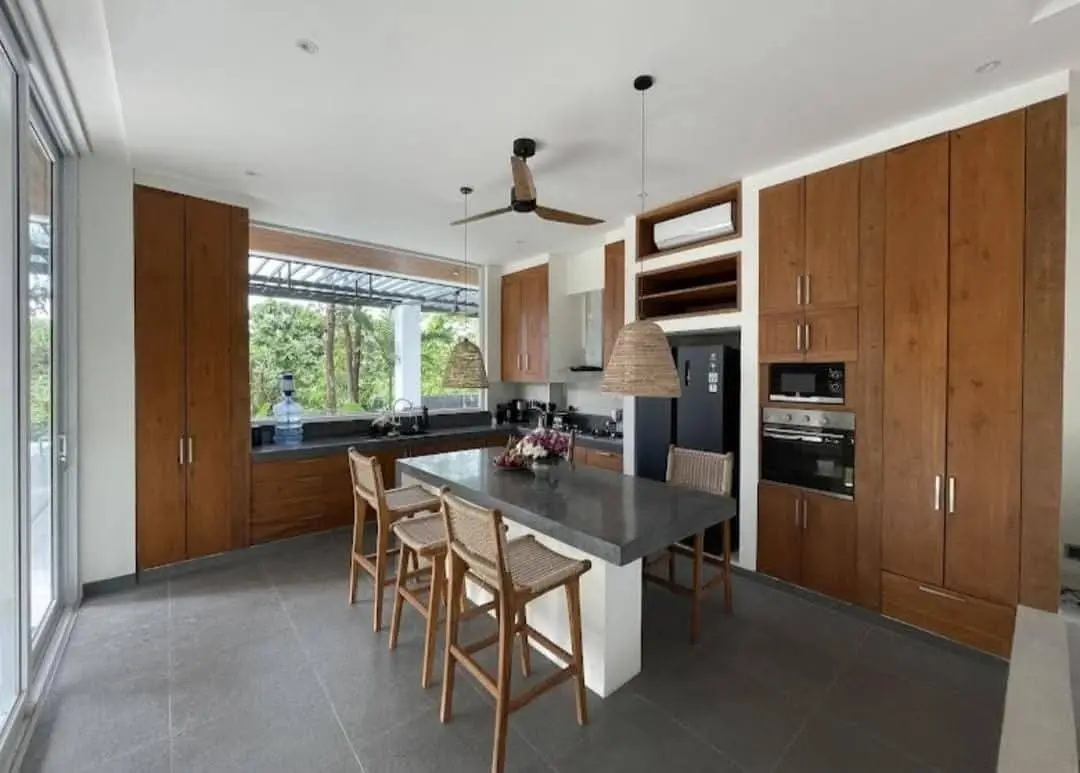 Villa For Rent 4 Bed In Tumbak Bayuh Pererenan Bali — image 1