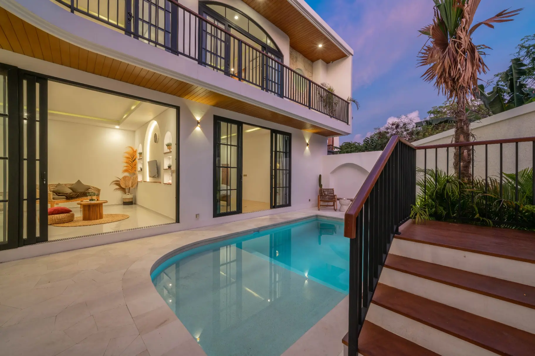 Villa Wilhelmina - Stylish 3-Bedroom Villa in Umalas with Rooftop!