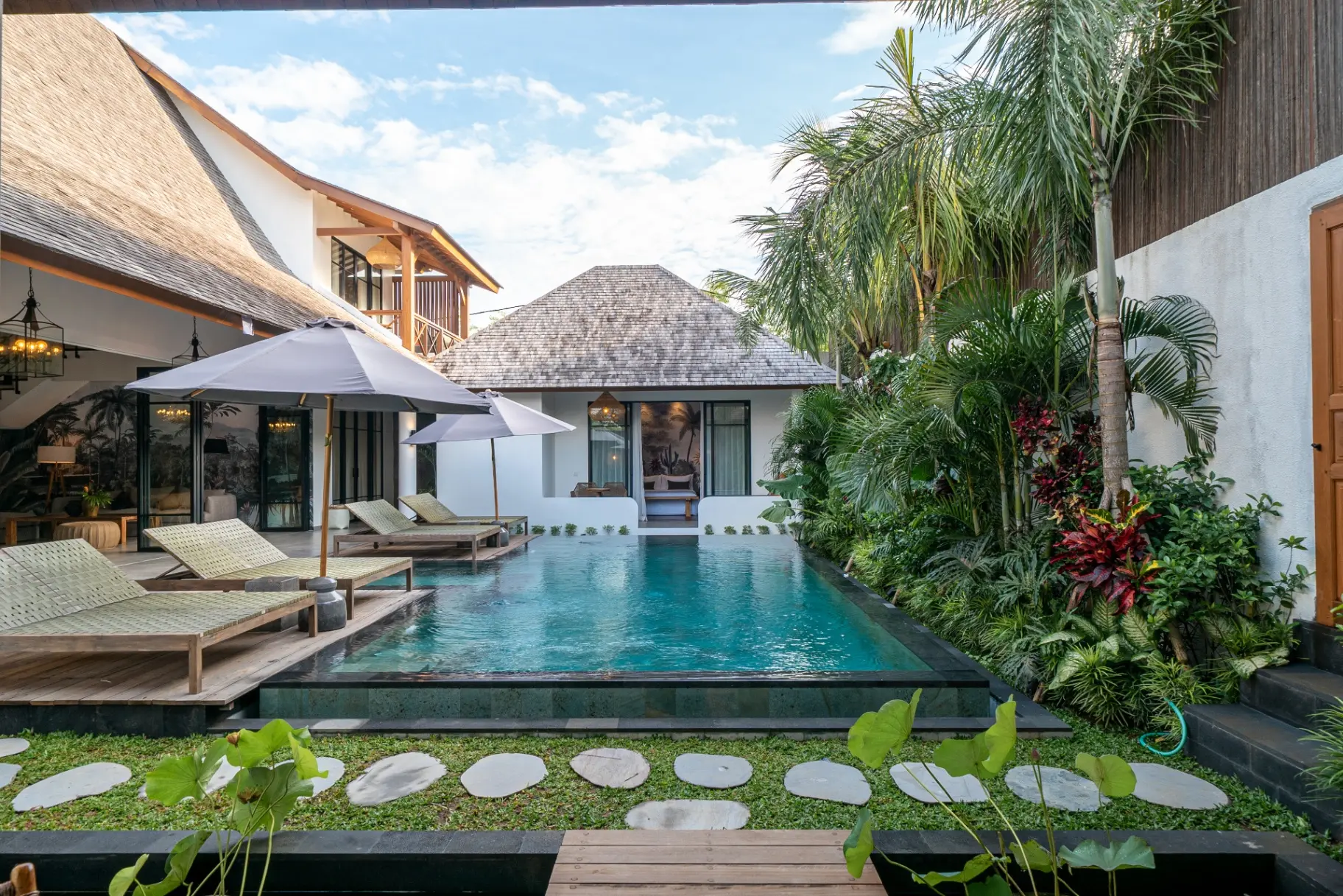 Villa Nusantara 6 - Majestic 4Bdr Villa w/ Pool View Pererenan Beach — image 1