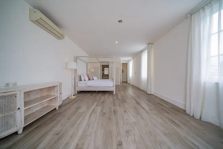 Villa For Rent 3 Bed In BerawaTibubeneng Bali — image 1