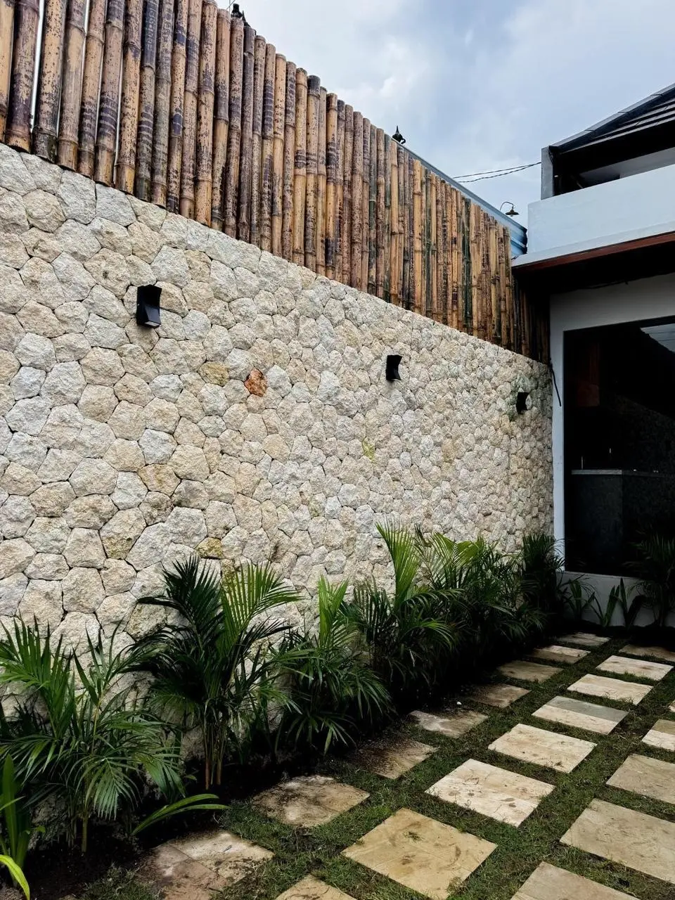 Villa Modern 3 Bed In Munggu BantasBadung Bali — image 4