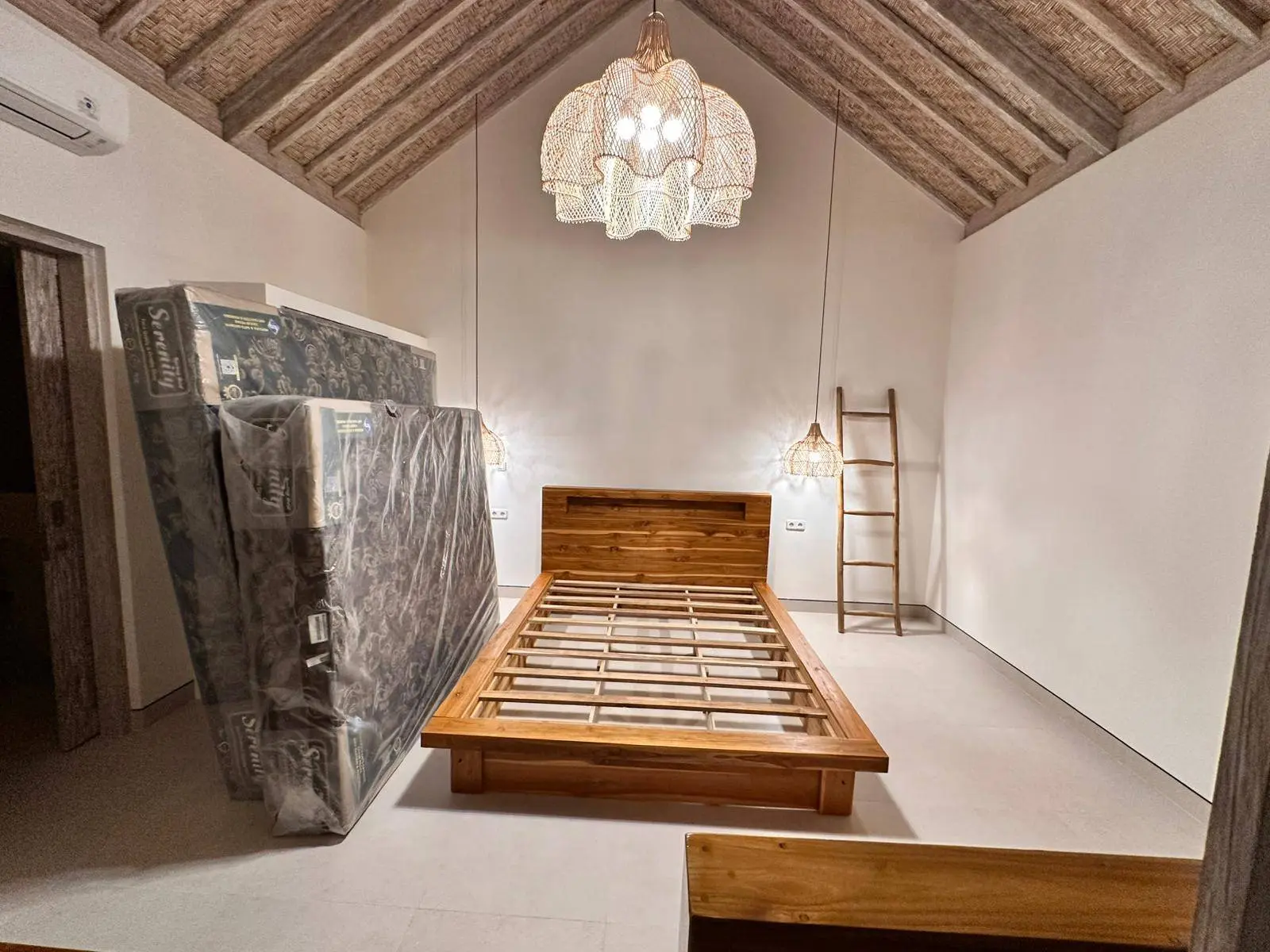 Brand New 3 Bedroom Villa Kerobokan — image 4