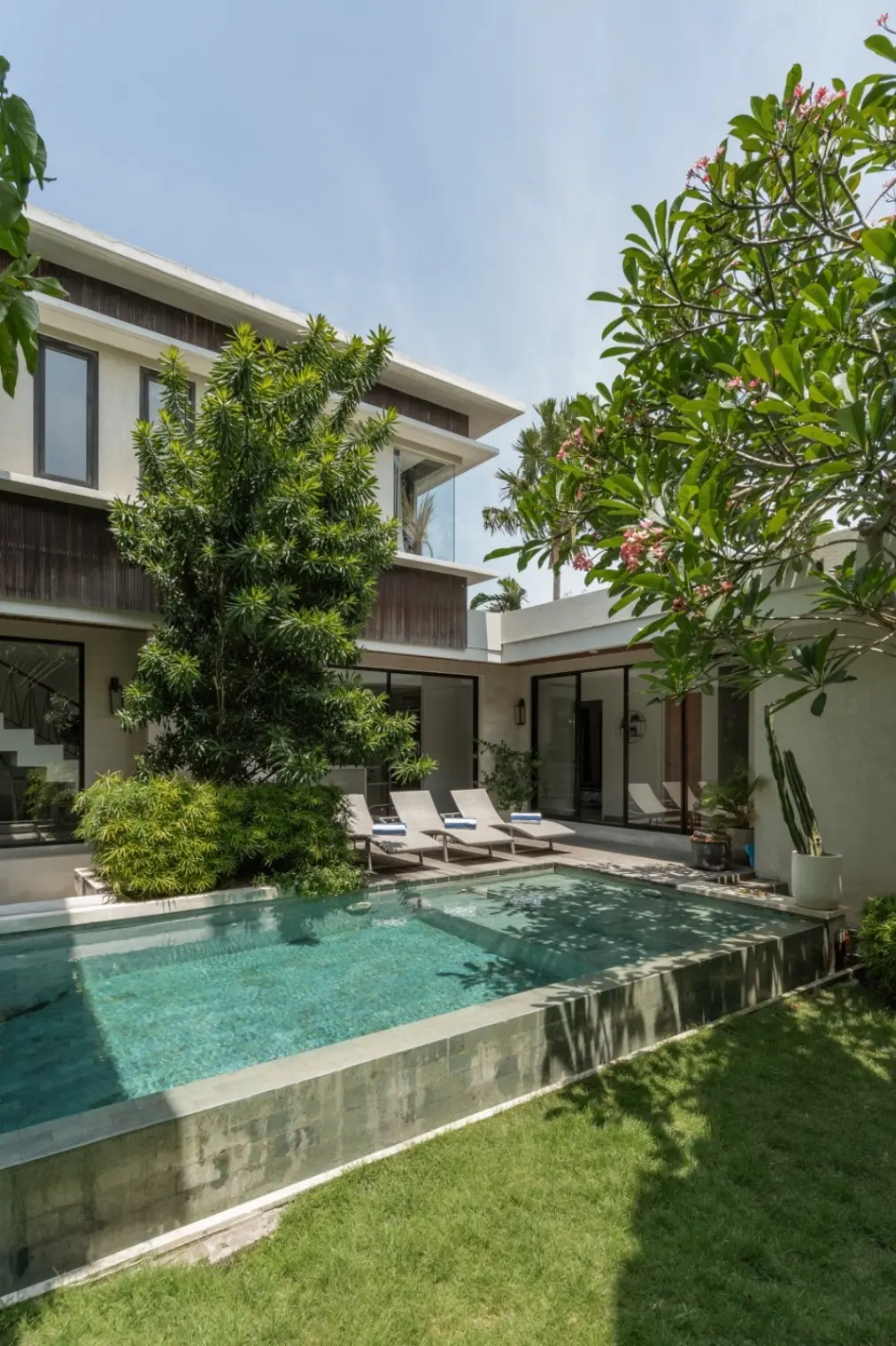 Villa For Rent 4 Bed In Berawa Tibubeneng Bali YT-3384