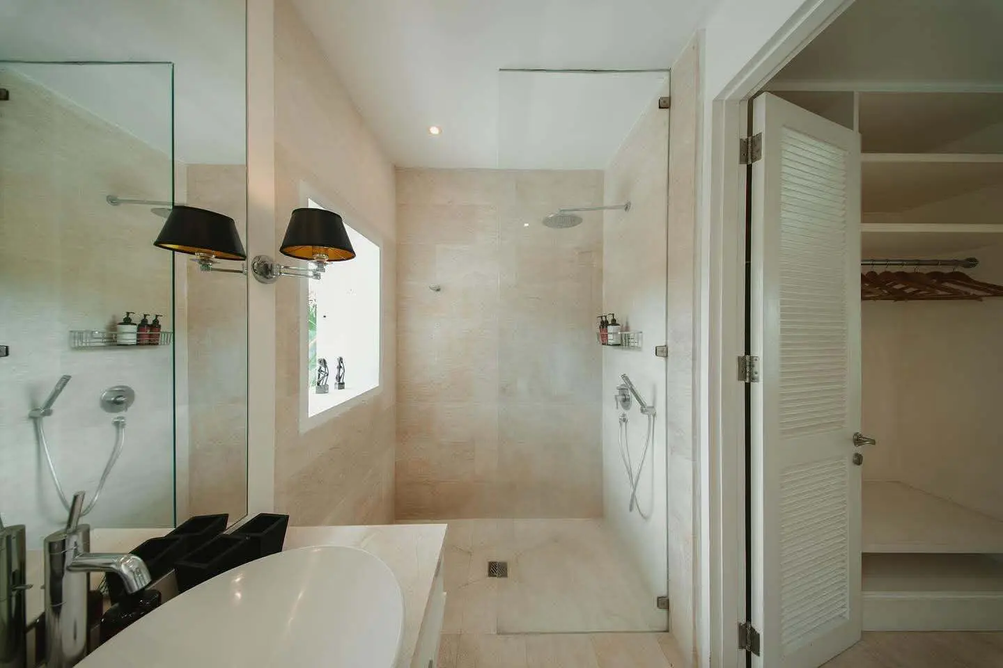 Villa For Rent 5 Bed PererenanBadung Bali — image 3