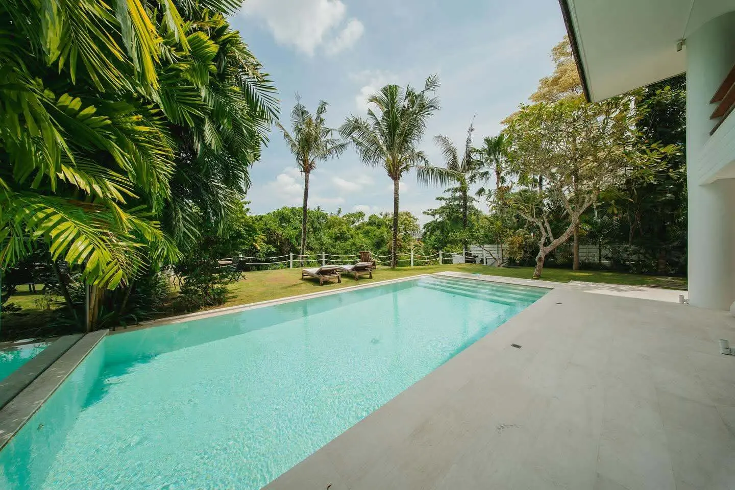 Villa For Rent 5 Bed PererenanBadung Bali — image 4