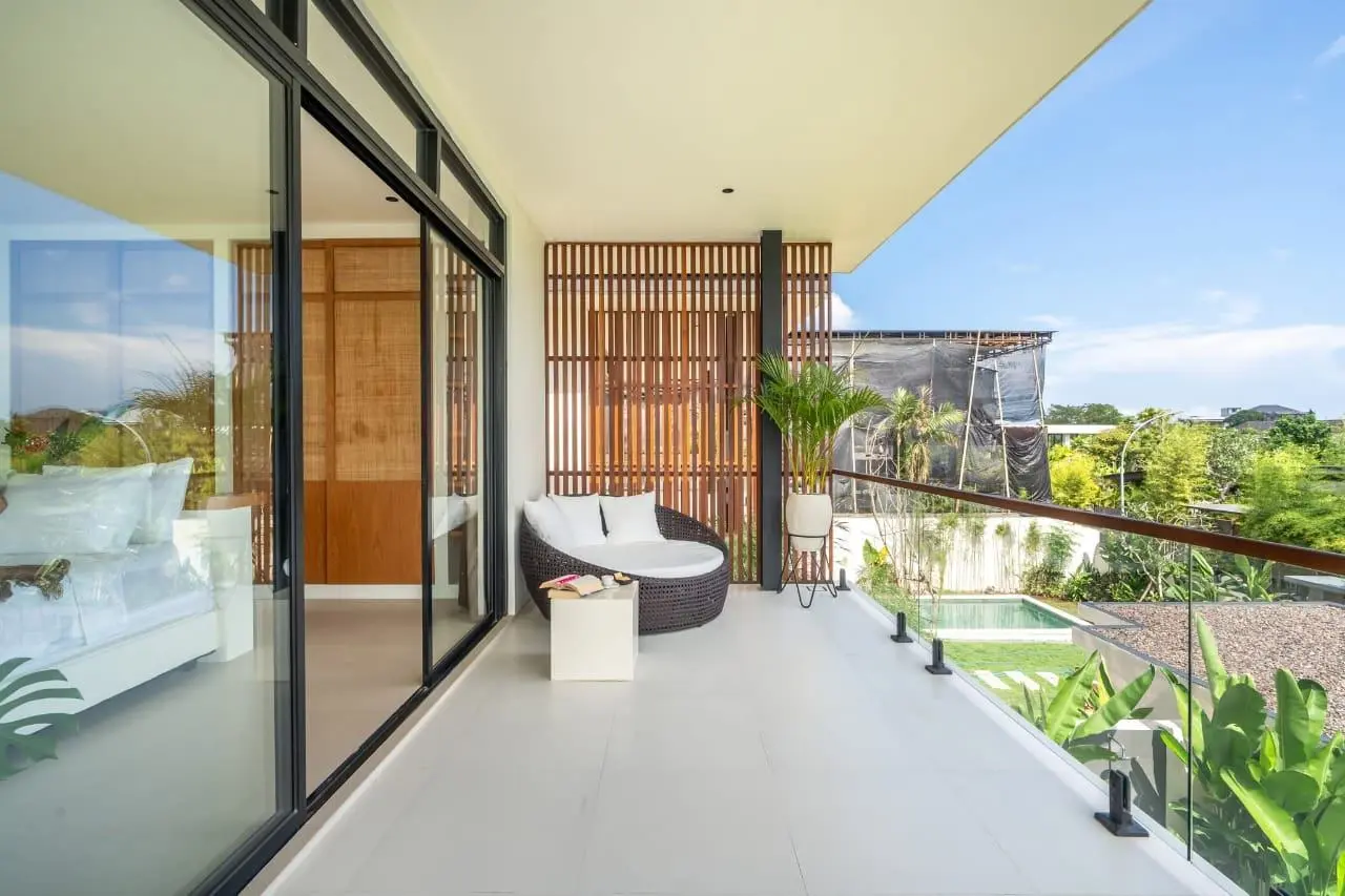 Villa For Rent 3 Bed In Berawa Tibubeneng Bali — image 4