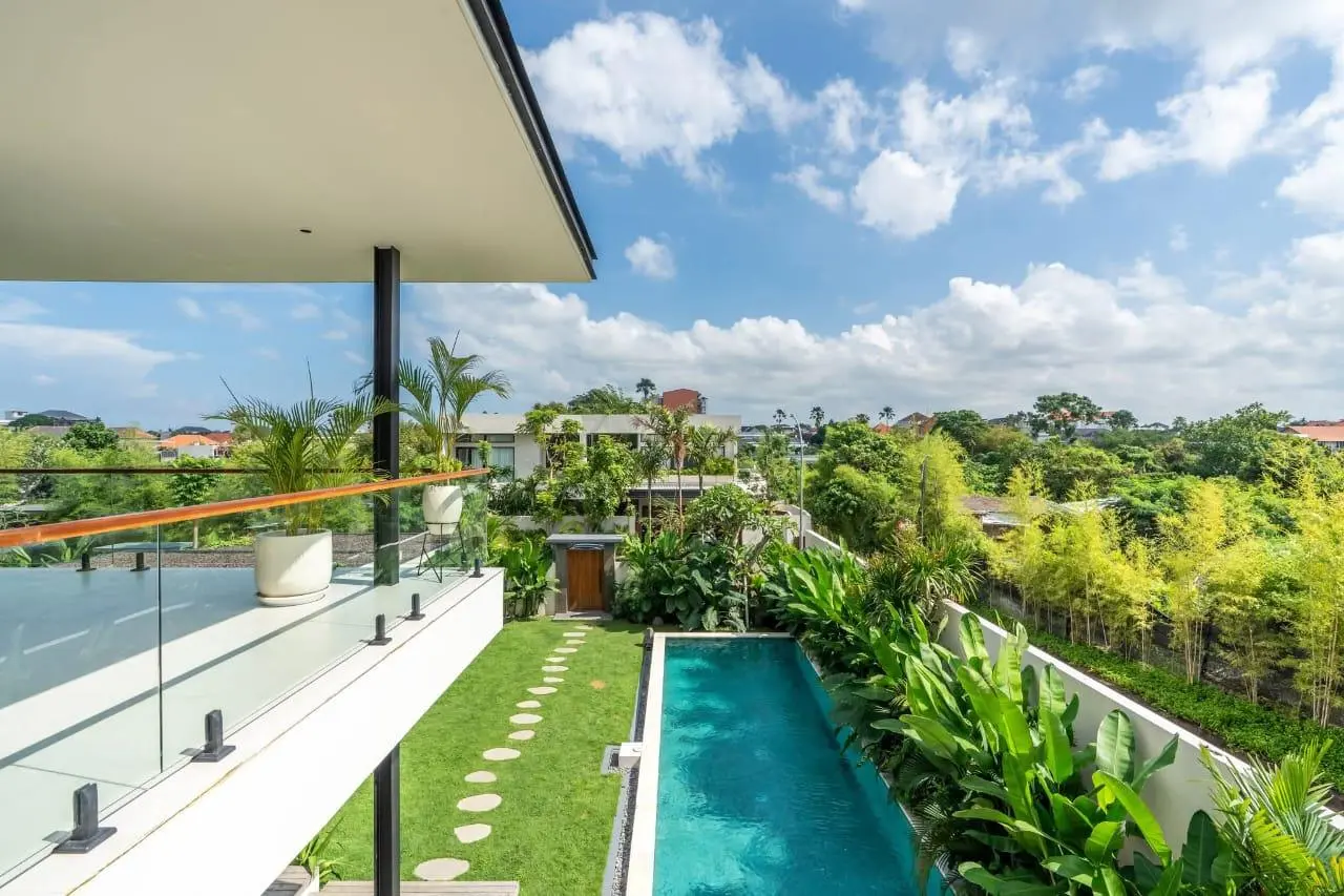 Villa For Rent 3 Bed In Berawa Tibubeneng Bali — image 3