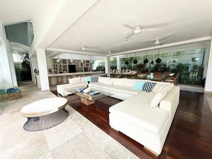 Villa For Rent 4 Bed In Berawa Tibubeneng Bali — image 3