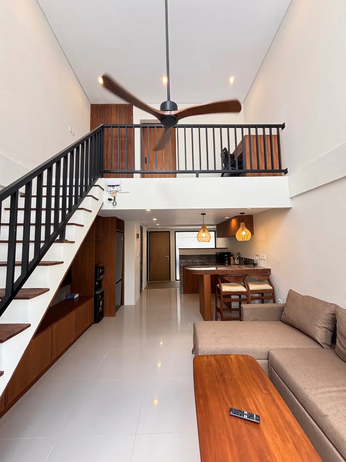 Brand New 1 Bedroom Loft Apartment 5 Minute to OBSIDIAN GYM